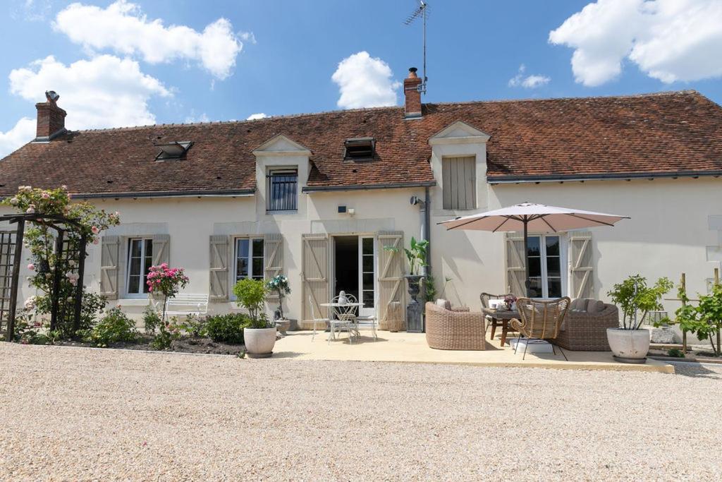 Le Clos Des Roses Chambres Et Tables D Hotes Meusnes Экстерьер фото