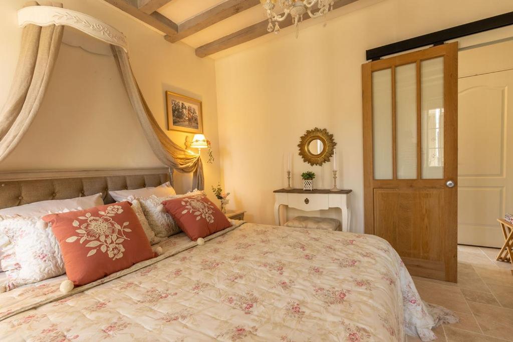 Le Clos Des Roses Chambres Et Tables D Hotes Meusnes Экстерьер фото